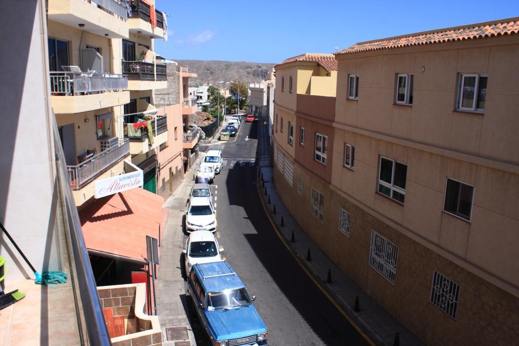 Beach House Los Cristianos  Esterno foto